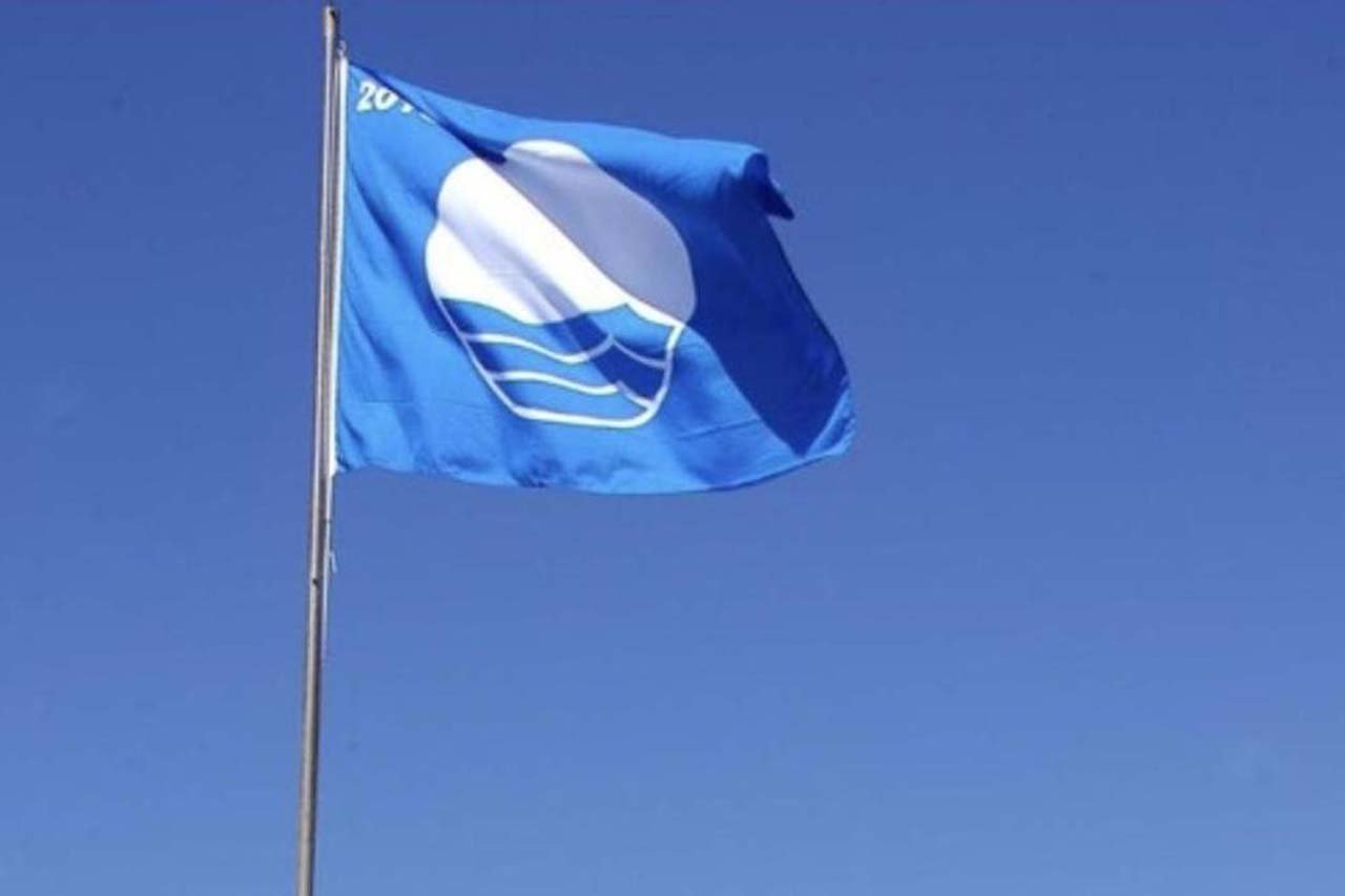 Andalucía lucirá 130 banderas azules en sus playas este verano ...